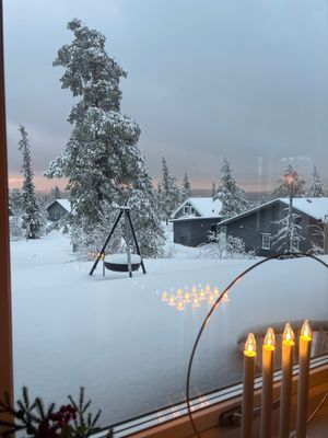 Hyr denna stuga i Vemdalen på 75 m². 8 sängplatser. 6 000 - 11 000 kr per vecka. Se bilder och tillgänglighet här.