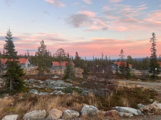Mysig stuga i lugnare område, närhet till backar - Bild 8