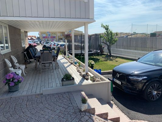 Hyr denna stuga i Smögen på 60 m². 4 sängplatser. Från 1 690 kr per dag. Se bilder och tillgänglighet här.