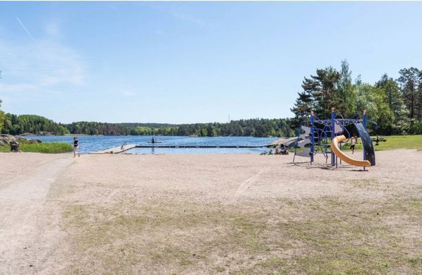 Mysigt skandinaviskt familjehem nära natur & stad - Bild 15