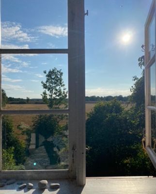 Idyll utanför Visby med vedeldad badtunna. - Bild 7