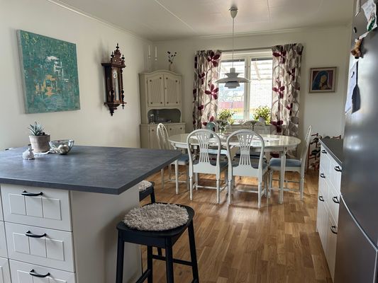 Nyrenoverad villa (4-6 bäddar) i lugnt kvarter - Bild 8