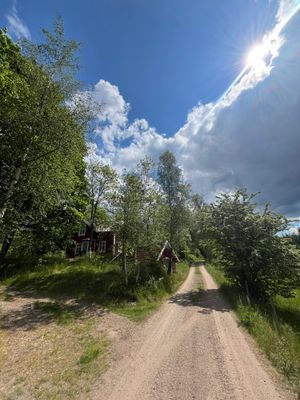Smålandstorp sjönära med båt - Bild 23