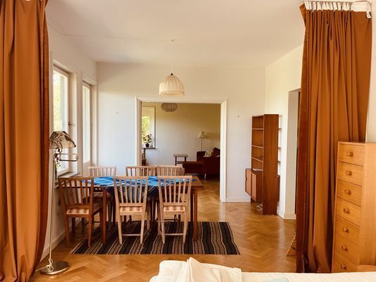 Hyr denna stuga i Visby på 96 m². 5 sängplatser. Pris ej tillgängligt. Se bilder och tillgänglighet här.