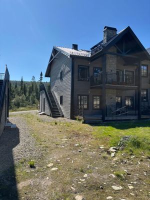 Bo fint mitt i skidbacken/barnbacken