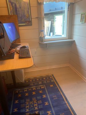 Hus med sjöutsikt och nära skog. - Bild 15