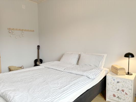 Nybyggt sjönära hus i Småland med bastu - Bild 16