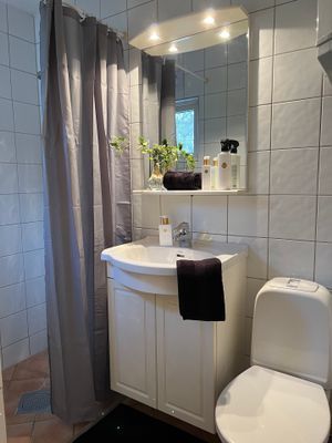 Strandnära liten stuga i Frösakull - Bild 8