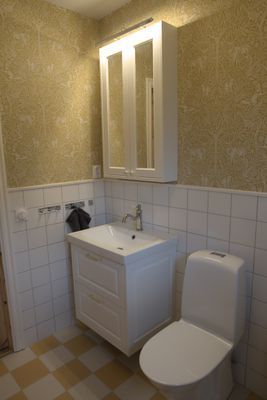 Nybyggt sjönära hus i Småland med bastu - Bild 24