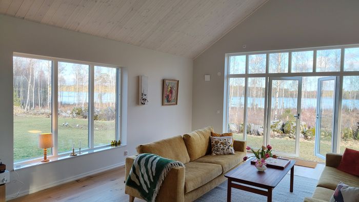 Nybyggt sjönära hus i Småland med bastu - Bild 9