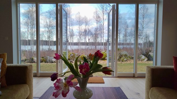 Nybyggt sjönära hus i Småland med bastu - Bild 11