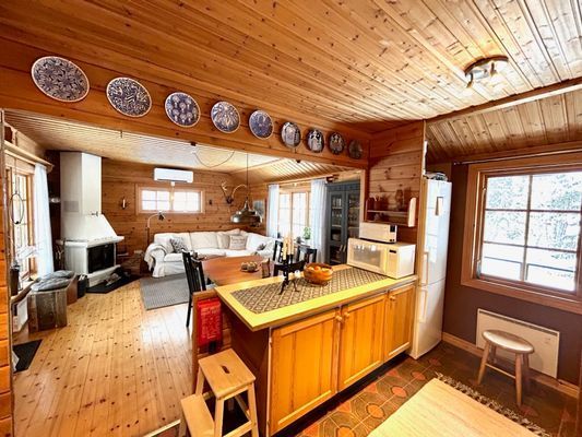 Hyr denna stuga i Messlingen på 56 m². 4 sängplatser. 6 450 - 8 940 kr per vecka. Se bilder och tillgänglighet här.