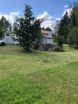 Hyr denna stuga i  på 60 m². 4 sängplatser. 6 500 - 7 850 kr per vecka. Se bilder och tillgänglighet här.