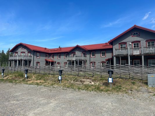 Golf- och fjällnära lgh i mysiga Klövsjö