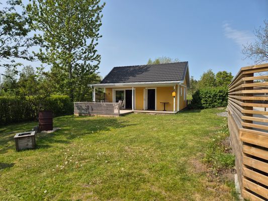 Hyr denna stuga i Gräsö på 50 m². 4-6 sängplatser. Från 6 200 kr per vecka. Se bilder och tillgänglighet här.