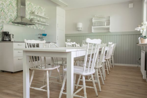 Pirum – stor stuga på Kållandsö för upp till 12 p