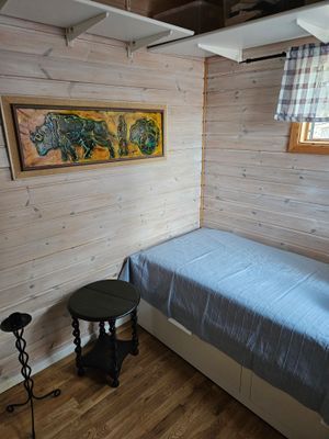 2 sänger i Annex (uthus)