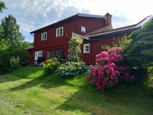 Bekvämt sjönära boende i Tiveden