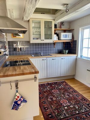 Hus med sjötomt, brygga, sandstrand, max kvällssol - Bild 20