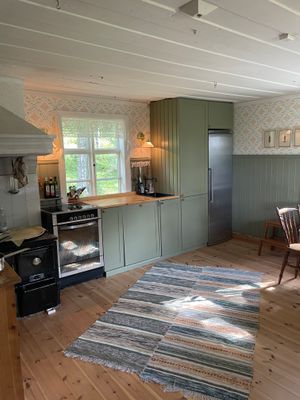 Hyr denna stuga i  på 50 m². 6-8 sängplatser. Pris ej tillgängligt. Se bilder och tillgänglighet här.
