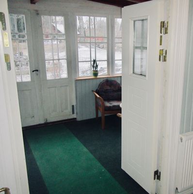 Hyr denna stuga i Almesjö på 125 m². 8-10 sängplatser. 6 500 - 8 000 kr per vecka. Se bilder och tillgänglighet här.