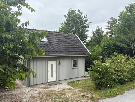 Modern stuga vid kusten - nära Visby.