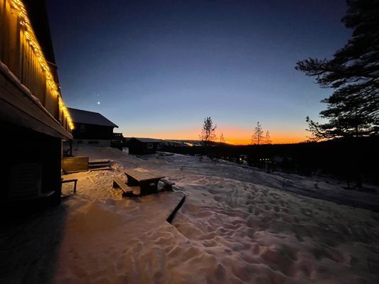 Hyr denna stuga i Sälen på 70 m². 9-11 sängplatser. 5 300 - 10 000 kr per vecka. Se bilder och tillgänglighet här.