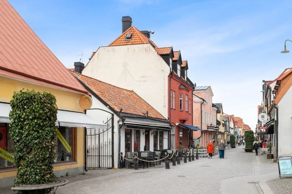Bild 3 på Fin etta innanför murarna