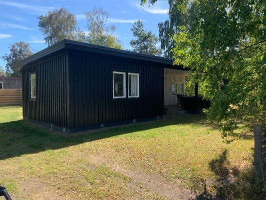 Charmig strandnära stuga i Skummeslövsstrand