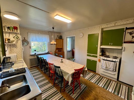Hus i Karkashult nära sjö och Svenljunga stad - Bild 8