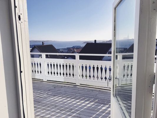 Skärgårdshus med utsikt över havet I Lysekil
