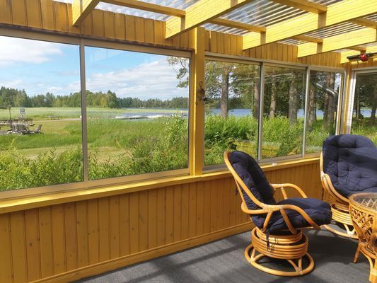 En idyllisk tillflykts plats vid sjön - Bild 20