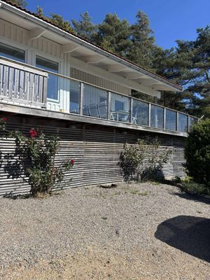 Hyr denna stuga i Uddevalla på 50 m². 4 sängplatser. Från 10 000 kr per vecka. Se bilder och tillgänglighet här.