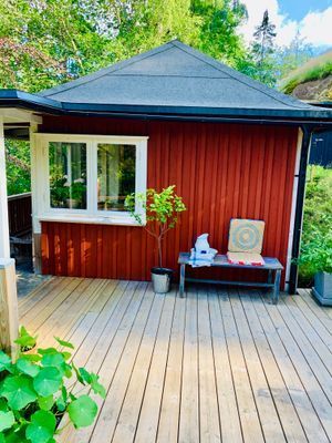 Natur möter hav i ett färgsprakande fritidshus - Bild 15