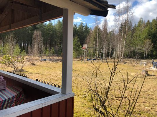 Liten stuga på landet nära stan. - Bild 12