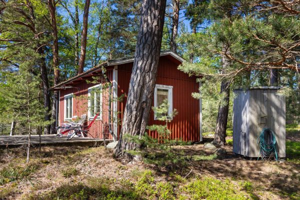 Privat sjötomt med egen brygga i sydväst - två hus - Bild 10