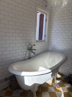 Huset med ALLT! Strand och brygga precis vid huset - Bild 8