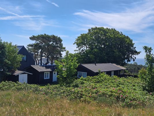 Hyr denna stuga i  på 80 m². 5-7 sängplatser. Från 15 000 kr per vecka. Se bilder och tillgänglighet här.