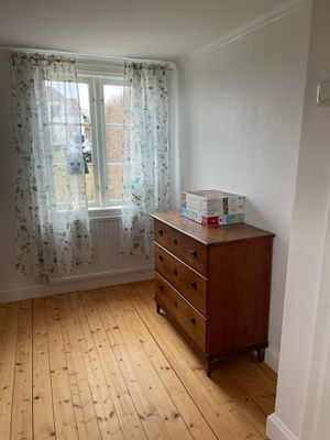 Vackert belägen nyrenoverad stuga i Karlstorp - Bild 16
