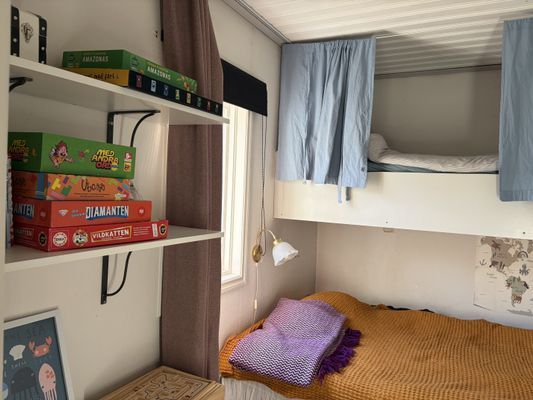 Huset med ALLT! Strand och brygga precis vid huset - Bild 26