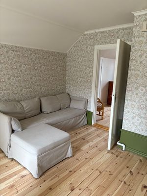 Hyr denna stuga i Tierp på 98 m². 4-5 sängplatser. Från 7 000 kr per vecka. Se bilder och tillgänglighet här.