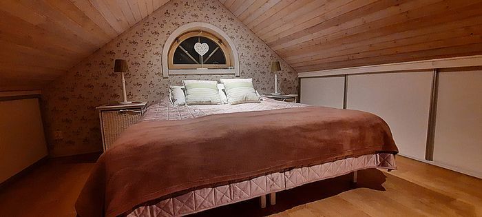 Mysigt fräscht hus i Mora med fint läge vid vatten - Bild 8