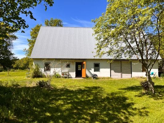 Hyr denna stuga i Burgsvik på 80 m². 4 sängplatser. Från 5 600 kr per vecka. Se bilder och tillgänglighet här.