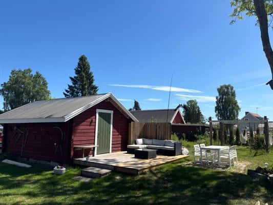 Hyr denna stuga i Mönsterås på 20 m². 3 sängplatser. Från 3 000 kr per vecka. Se bilder och tillgänglighet här.