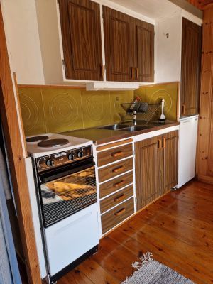 Liten mysig stuga med badrocksavstånd till havet - Bild 7