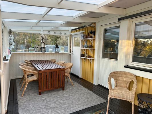 Bild 3 på Trevlig gul villa  i sommaridyllen Grisslehamn