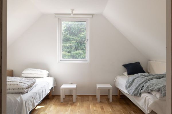Hyr denna stuga i Boden på 350 m². 10-20 sängplatser. Pris ej tillgängligt. Se bilder och tillgänglighet här.