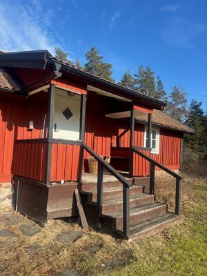 Hyr denna stuga i Ornö på 60 m². 4 sängplatser. Från 7 000 kr per vecka. Se bilder och tillgänglighet här.