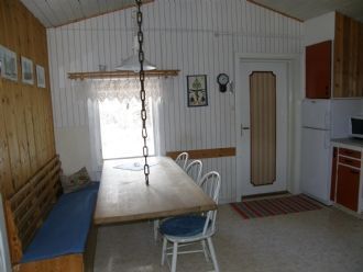 Hyr denna stuga i Långå på 60 m². 6 sängplatser. Från 3 500 kr per vecka. Se bilder och tillgänglighet här.
