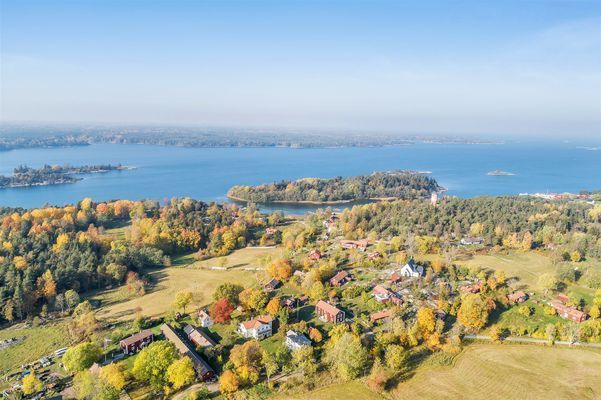 Rymligt och centralt på Arholma - en ö i Roslagen
